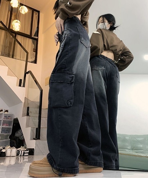 MONO8(モノハチ)の「ウォッシュデザインカーゴデニムパンツ(デニムパンツ・レディース・ブラック・S/M)」の8枚目の写真