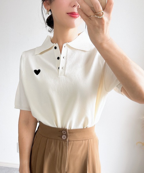 &. NOSTALGIA(アンドドットノスタルジア)の「【ZOZO限定】スポンディッシュハート刺繍半袖ポロニット(ニット/セーター・レディース・ブラック/アイボリー/ホワイト×ブラック・M)」の2枚目の写真