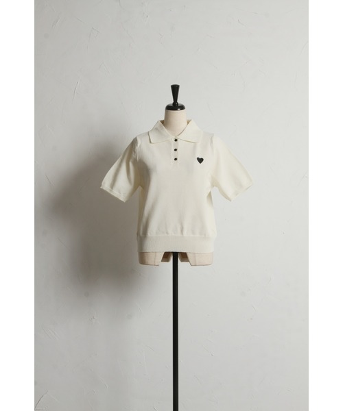 &. NOSTALGIA(アンドドットノスタルジア)の「【ZOZO限定】スポンディッシュハート刺繍半袖ポロニット(ニット/セーター・レディース・ブラック/アイボリー/ホワイト×ブラック・M)」の15枚目の写真