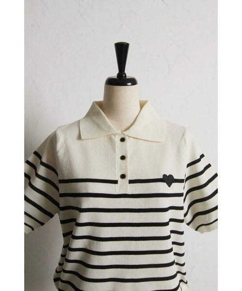 &. NOSTALGIA(アンドドットノスタルジア)の「【ZOZO限定】スポンディッシュハート刺繍半袖ポロニット(ニット/セーター・レディース・ブラック/アイボリー/ホワイト×ブラック・M)」の10枚目の写真