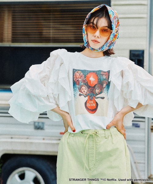 STRANGER THINGS】コラボ ラッフルスリーブTシャツ（Tシャツ