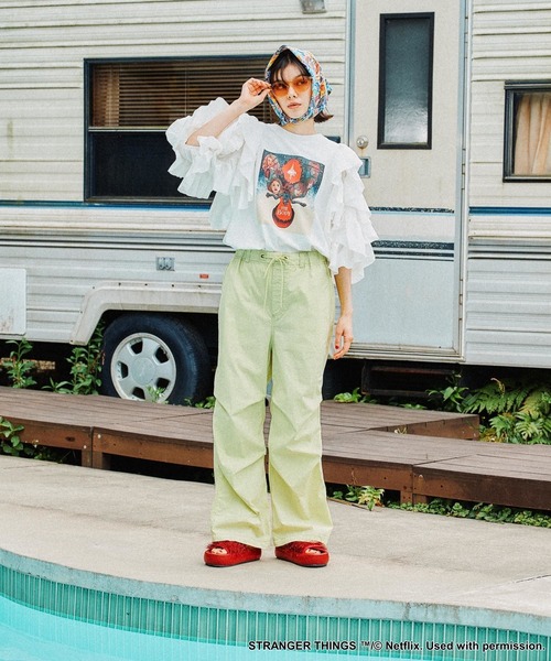 STRANGER THINGS】コラボ ラッフルスリーブTシャツ（Tシャツ
