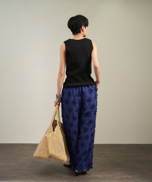 SALON adam et rope'（サロン アダム エ ロペ）の「【WEB限定】プリマベールリブヘンリーネックノースリーブプルオーバー［UVケア・洗える］（タンクトップ・レディース・チャコールグレー/ブラック/オフホワイト・FREE）」の10枚目の写真