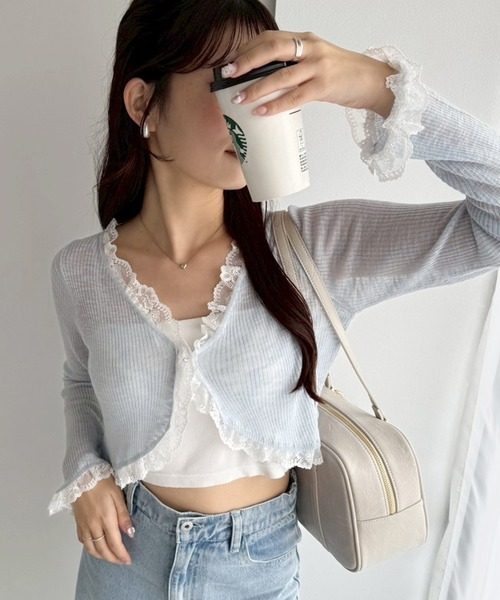 one after another NICE CLAUP(ワンアフターアナザーナイスクラップ)の「レース切替カーディガン(カーディガン/ボレロ・レディース・ブラック/ホワイト/モカ/サックスブルー/ピンク・FREE)」の4枚目の写真