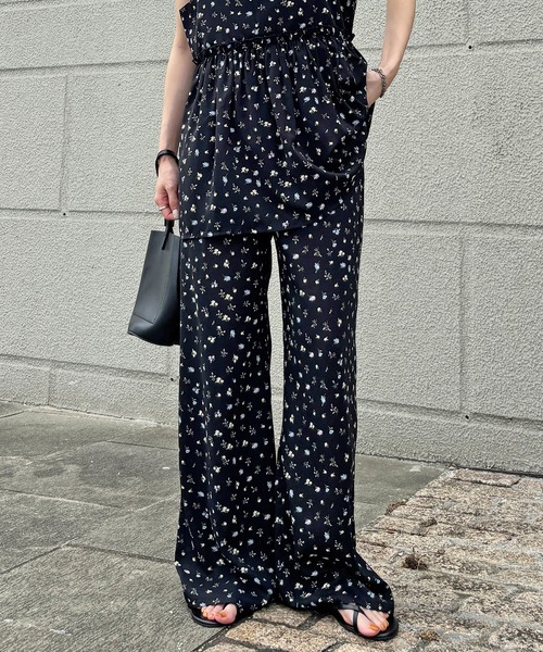 ISOOK（アイスー）の「【ISOOK / アイスー】フラワープリントイージーパンツ / 花柄 セットアップ 柄パンツ イージーパンツ ウエストゴム ハイウエスト ホワイト ブラック 白 黒 ZOZOTOWN限定（その他パンツ・レディース・ブラック/ホワイト・FREE）」の14枚目の写真