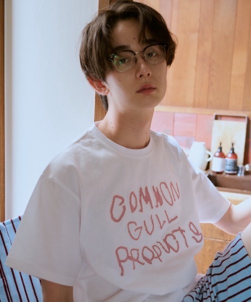 common gull products.(コモンガルプロダクツ)の「ブランコに乗ったcommon gull products. 2025夏(Tシャツ/カットソー・レディース・ネイビー/イエロー系/ホワイト系/杢グレー・SMALL/MEDIUM/LARGE)」の15枚目の写真