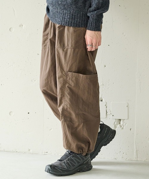 MAISON CLUB（メゾンクラブ）の「【MAISON CLUB】Nylon Ripstop Bigpocket Cargo Pants / ナイロンリップストップビッグポケットカーゴパンツ KKP（カーゴパンツ・メンズ・カーキ/ブラック/ブラウン・M/L）」の13枚目の写真