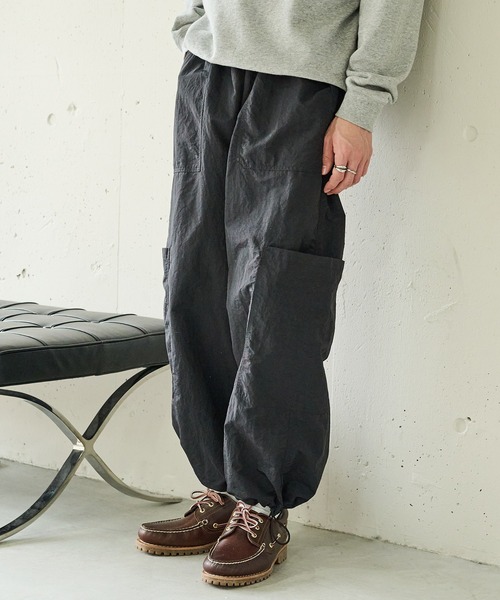 MAISON CLUB（メゾンクラブ）の「【MAISON CLUB】Nylon Ripstop Bigpocket Cargo Pants / ナイロンリップストップビッグポケットカーゴパンツ KKP（カーゴパンツ・メンズ・カーキ/ブラック/ブラウン・M/L）」の6枚目の写真