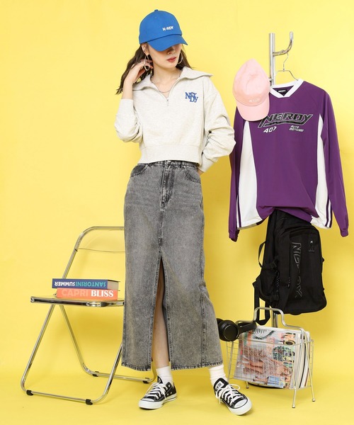 NERDY(ノルディ)の「フリースクロップドハーフジップアップスウェットシャツ(スウェット・レディース・ブラック/ベージュ・SS/M/S)」の6枚目の写真