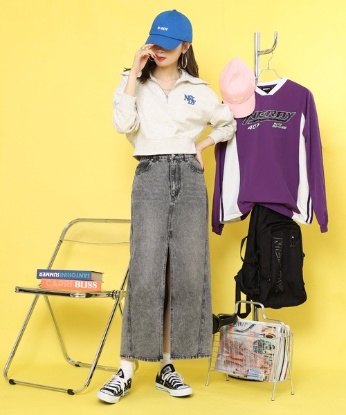 NERDY(ノルディ)の「フリースクロップドハーフジップアップスウェットシャツ(スウェット・レディース・ブラック/ベージュ・SS/M/S)」の7枚目の写真