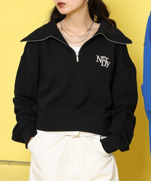 NERDY(ノルディ)の「フリースクロップドハーフジップアップスウェットシャツ(スウェット・レディース・ブラック/ベージュ・SS/M/S)」の10枚目の写真