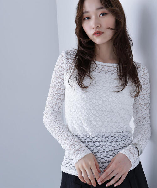 NATURAL BEAUTY BASIC（ナチュラルビューティーベーシック）の「◇ストレッチレーストップス（Tシャツ/カットソー・レディース・オフホワイト/ブラック/マジェンタ・FREE）」の2枚目の写真