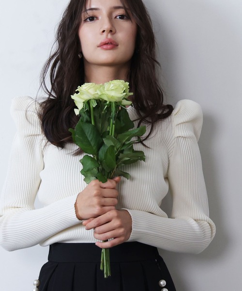 PICCIN PERLA(ピッチンペルラ)の「クリオネニット(ニット/セーター・レディース・オフホワイト/ブラック・M)」の1枚目の写真