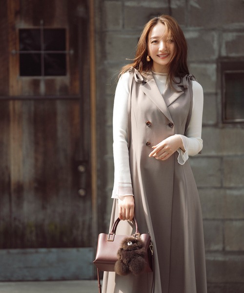 NATURAL BEAUTY BASIC（ナチュラルビューティーベーシック）の「◇【Oggi掲載・sweet掲載】【WEB限定カラー：グレー】【ちょうど、いい服】“さりげな”シアースリーブニット（ニット/セーター・レディース・グレー/チャコールグレー/オフホワイト/ブラック/ワイン/ライトグリーン・FREE）」の8枚目の写真