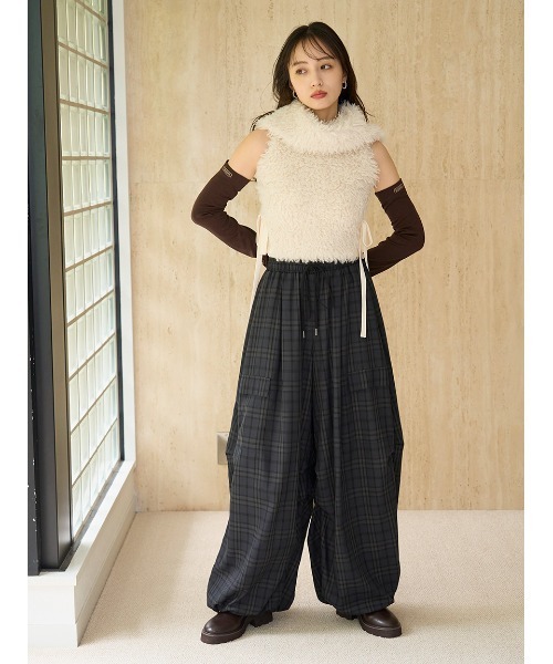 SNIDEL（スナイデル）の「フェイクファーアメスリニットプルオーバー（ニット/セーター・レディース・アイボリー/ライトブルー/マルチ・F）」の16枚目の写真