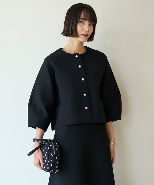 UNFILO(アンフィーロ)の「BEAUTY FORM KNIT パールボタン カーディガン(カーディガン/ボレロ・レディース・ベージュ系/ネイビー系/ブラック系・X-LARGE)」の2枚目の写真