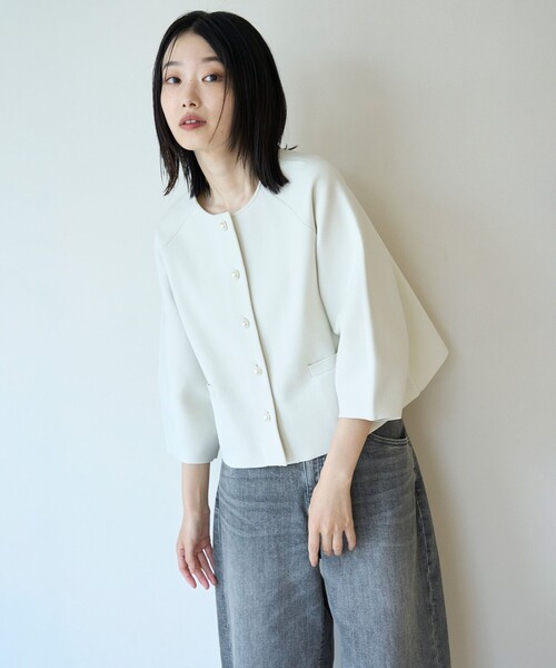 UNFILO(アンフィーロ)の「BEAUTY FORM KNIT パールボタン カーディガン(カーディガン/ボレロ・レディース・ベージュ系/ネイビー系/ブラック系・X-LARGE)」の7枚目の写真