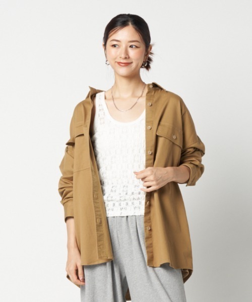 HELIOPOLE(エリオポール)の「COTTON TWILL BIG SHIRT(シャツ/ブラウス・レディース・キャメル/アイボリー・36/38)」の2枚目の写真