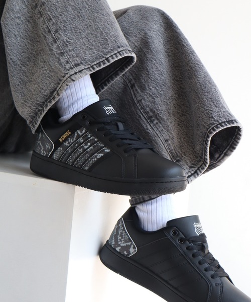 K-SWISS（ケースイス）の「【K-SWISS/ケースイス】シンセティックレザー コートスニーカー（スニーカー・メンズ・ブラック/ホワイト・25.5cm/26.0cm/26.5cm/27.0cm/27.5cm/28.0cm/25.0cm）」の6枚目の写真