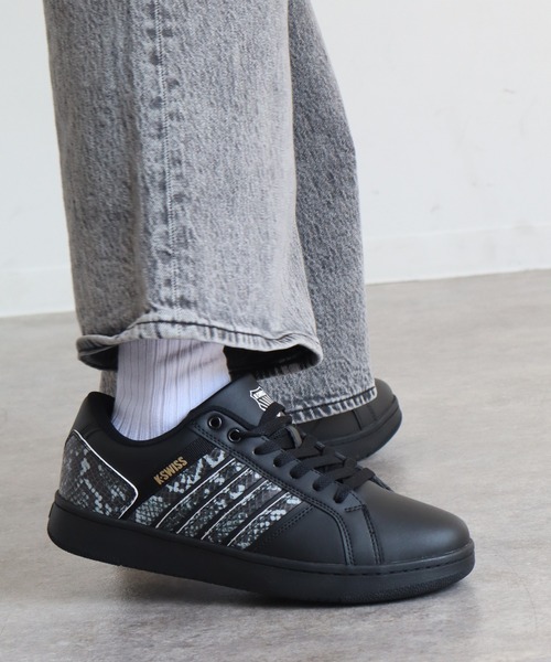 K-SWISS（ケースイス）の「【K-SWISS/ケースイス】シンセティックレザー コートスニーカー（スニーカー・メンズ・ブラック/ホワイト・25.5cm/26.0cm/26.5cm/27.0cm/27.5cm/28.0cm/25.0cm）」の9枚目の写真