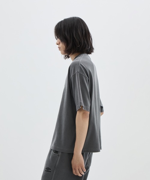 JIEDA(ジエダ)の「UMBRO JIEDA FADE TEE(Tシャツ/カットソー・メンズ・ブラック・1/2)」の2枚目の写真