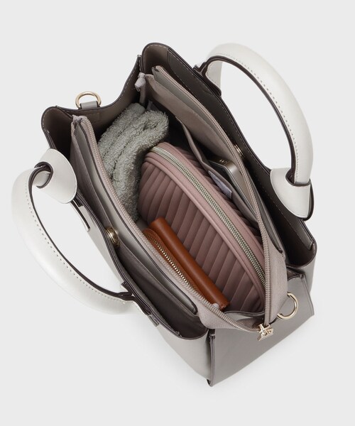 THE SHOP TK （ザ ショップ ティーケー ）の「バイカラー合皮ショルダーバッグ（ショルダーバッグ・レディース・ブラウン系その他/ブラック/アイボリー・00）」の8枚目の写真