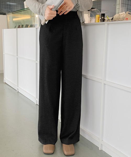 LOWO(ロワ)の「センタープレス ワイドパンツ(スラックス・レディース・ブラック/ネイビー・L/M/S)」の2枚目の写真