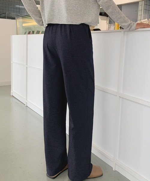 LOWO(ロワ)の「センタープレス ワイドパンツ(スラックス・レディース・ブラック/ネイビー・L/M/S)」の4枚目の写真