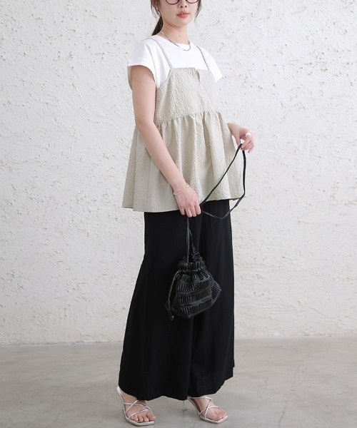 ReRe(リリ)の「Vスリット×ペプラムキャミトップス(キャミソール・レディース・アイボリー/ブラック/ブラウン/ベージュ・MEDIUM)」の13枚目の写真