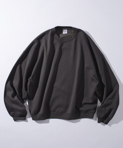 FREAK'S STORE(フリークスストア)の「限定展開 CHOW DOWN/チャウダウン スーパーワイドシルエット ワンポイント刺繍 クルーネック スウェット(スウェット・メンズ・アッシュグレー/ネイビー/スミクロ/グレイッシュベージュ・SMALL/MEDIUM/LARGE)」の2枚目の写真