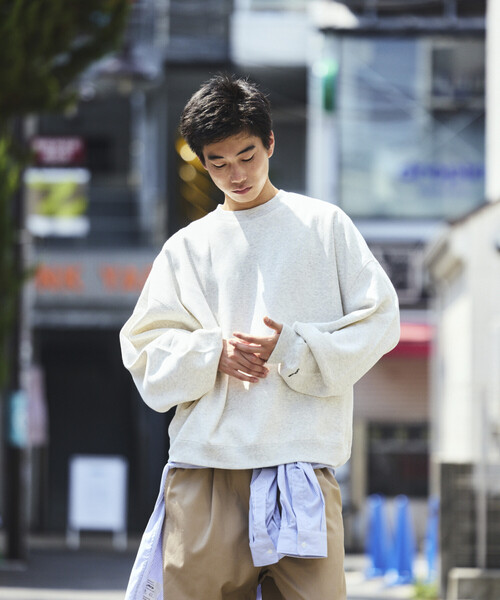 FREAK'S STORE(フリークスストア)の「限定展開 CHOW DOWN/チャウダウン スーパーワイドシルエット ワンポイント刺繍 クルーネック スウェット(スウェット・メンズ・アッシュグレー/ネイビー/スミクロ/グレイッシュベージュ・SMALL/MEDIUM/LARGE)」の3枚目の写真