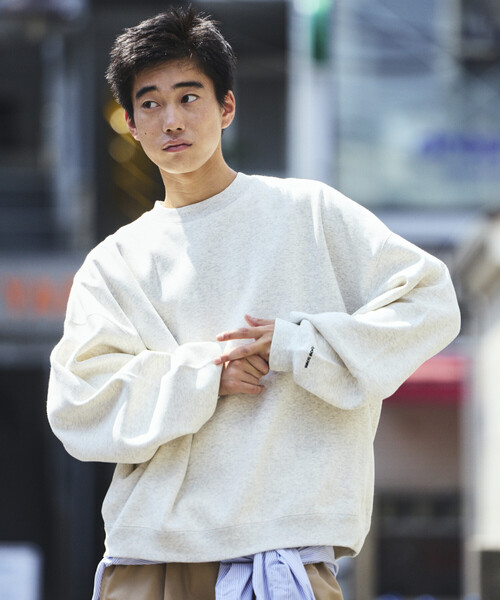 FREAK'S STORE(フリークスストア)の「限定展開 CHOW DOWN/チャウダウン スーパーワイドシルエット ワンポイント刺繍 クルーネック スウェット(スウェット・メンズ・アッシュグレー/ネイビー/スミクロ/グレイッシュベージュ・SMALL/MEDIUM/LARGE)」の15枚目の写真
