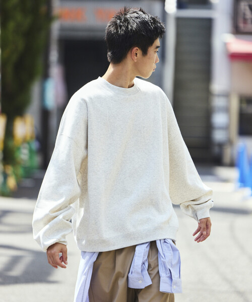 FREAK'S STORE(フリークスストア)の「限定展開 CHOW DOWN/チャウダウン スーパーワイドシルエット ワンポイント刺繍 クルーネック スウェット(スウェット・メンズ・アッシュグレー/ネイビー/スミクロ/グレイッシュベージュ・SMALL/MEDIUM/LARGE)」の16枚目の写真