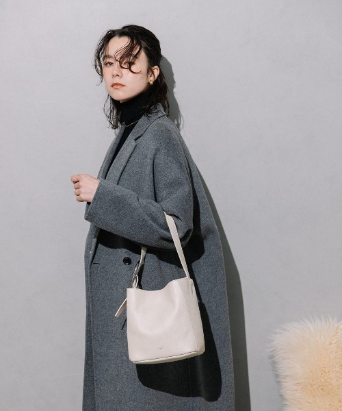 Beau're(ヴュレ)の「【BEAURE/ビュレ】スエードコンビ ショルダー Bag(ショルダーバッグ・レディース・アイボリー/ブラック/グレイッシュベージュ・FREE)」の22枚目の写真