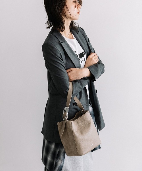 Beau're(ヴュレ)の「【BEAURE/ビュレ】スエードコンビ ショルダー Bag(ショルダーバッグ・レディース・アイボリー/ブラック/グレイッシュベージュ・FREE)」の20枚目の写真