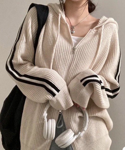 VIVID LADY（ビビッドレディー）の「ラインスリーブ ダブルジップニットパーカー（パーカー・レディース・グレー/ベージュ/ブラウン・FREE）」の4枚目の写真