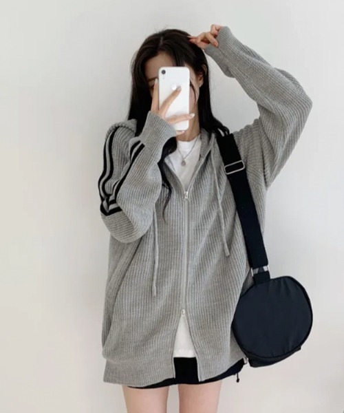 VIVID LADY（ビビッドレディー）の「ラインスリーブ ダブルジップニットパーカー（パーカー・レディース・グレー/ベージュ/ブラウン・FREE）」の14枚目の写真