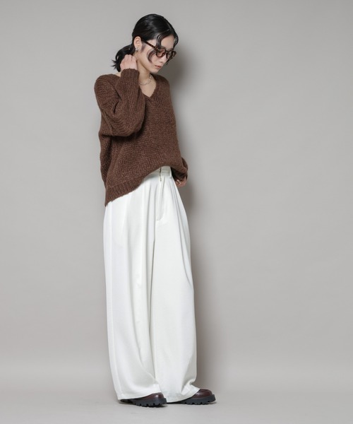 TRICOTS JEAN MARC（トリコットジーンマルク）の「TRICOTS JEAN MARC/Vネックプルオーバー（ニット/セーター・レディース・ダークブラウン/グレイッシュベージュ/グレー・FREE）」の15枚目の写真