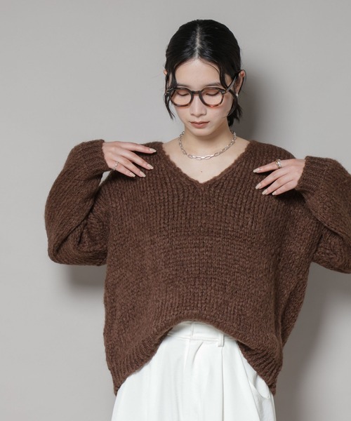 TRICOTS JEAN MARC（トリコットジーンマルク）の「TRICOTS JEAN MARC/Vネックプルオーバー（ニット/セーター・レディース・ダークブラウン/グレイッシュベージュ/グレー・FREE）」の11枚目の写真