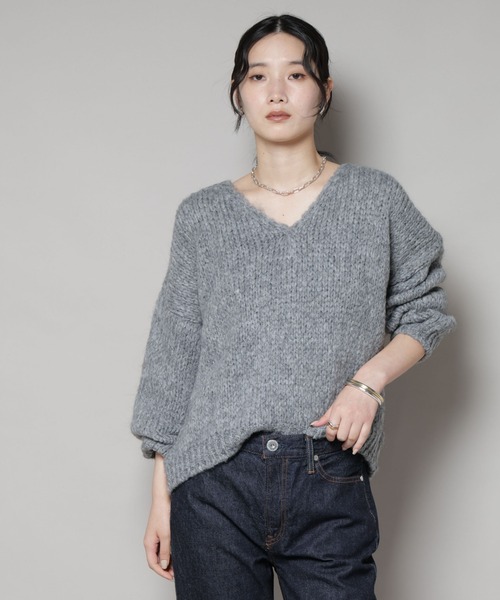 TRICOTS JEAN MARC（トリコットジーンマルク）の「TRICOTS JEAN MARC/Vネックプルオーバー（ニット/セーター・レディース・ダークブラウン/グレイッシュベージュ/グレー・FREE）」の20枚目の写真