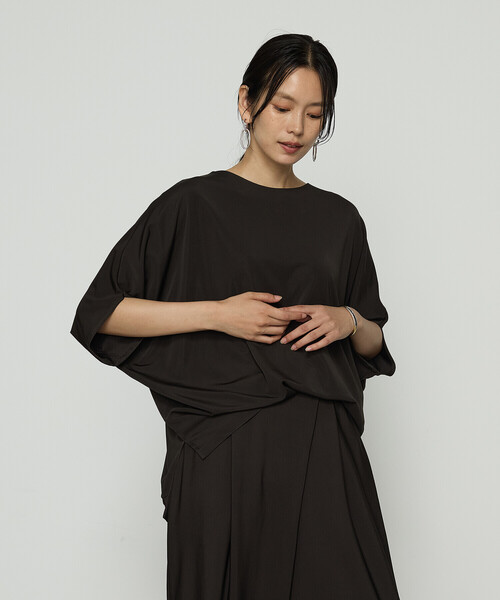 Gabardine K.T(ギャバジンケーティー)の「ハイテンションポンチライト ドルマンスリーブプルオーバー(Tシャツ/カットソー・レディース・ダークブラウン/オフホワイト/ブラック・9号)」の3枚目の写真