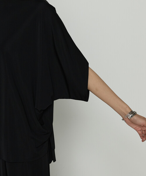 Gabardine K.T(ギャバジンケーティー)の「ハイテンションポンチライト ドルマンスリーブプルオーバー(Tシャツ/カットソー・レディース・ダークブラウン/オフホワイト/ブラック・9号)」の6枚目の写真