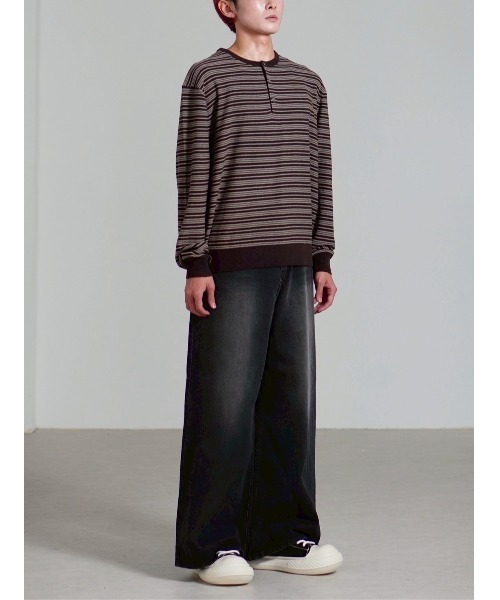 Chikashitsu +（チカシツプラス）の「【Chikashitsu +】cropped henry neck border knit / 【チカシツプラス】クロップドヘンリーネックボーダーニット（Tシャツ/カットソー・メンズ・杢グレー/ブラック/ブラウン・ONE SIZE）」の20枚目の写真