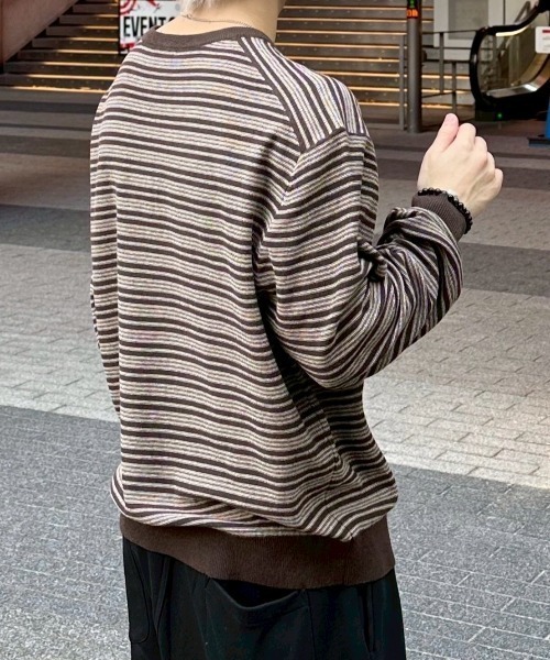 Chikashitsu +（チカシツプラス）の「【Chikashitsu +】cropped henry neck border knit / 【チカシツプラス】クロップドヘンリーネックボーダーニット（Tシャツ/カットソー・メンズ・杢グレー/ブラック/ブラウン・ONE SIZE）」の12枚目の写真