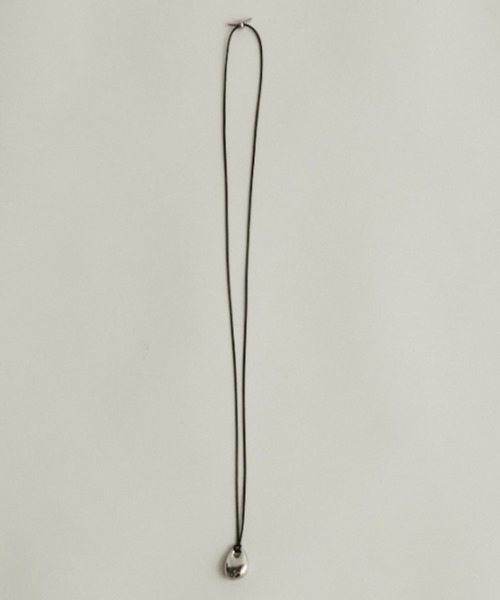 Auntie Rosa Holiday(アンティローザホリデー)の「ミニマルドロップコードネックレス(ネックレス・レディース・シルバー・FREE)」の5枚目の写真