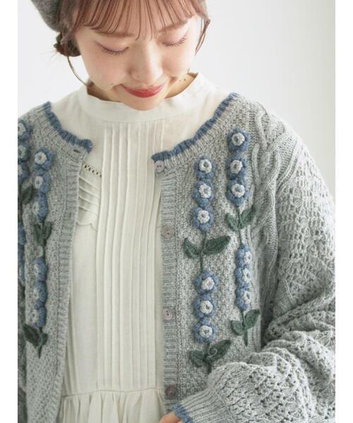 MOSCHINO 花モチーフ 長袖ニットカーディガン MOSCHINO 花モチーフ 長袖ニットカーディガン MOSCHINO 花