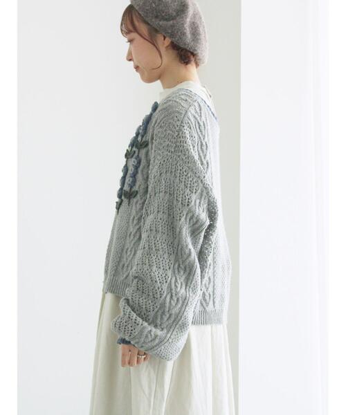 TSUHARU⋈かぎ針お花モチーフ付きニットカーディガン グレー かぎ針お花モチーフ付きニットカーディガン（グレー