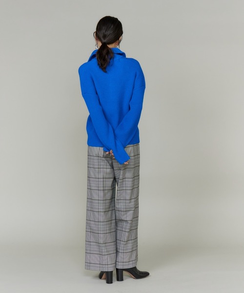 INED（イネド）の「BIOｰBLEND ハーフジッププルオーバーニット（ニット/セーター・レディース・オフホワイト/ブルー・9号）」の17枚目の写真