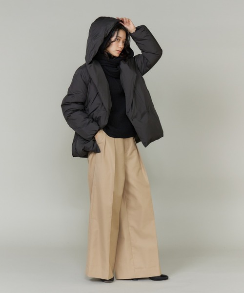 INED（イネド）の「BIOｰBLEND ハーフジッププルオーバーニット（ニット/セーター・レディース・オフホワイト/ブルー・9号）」の13枚目の写真