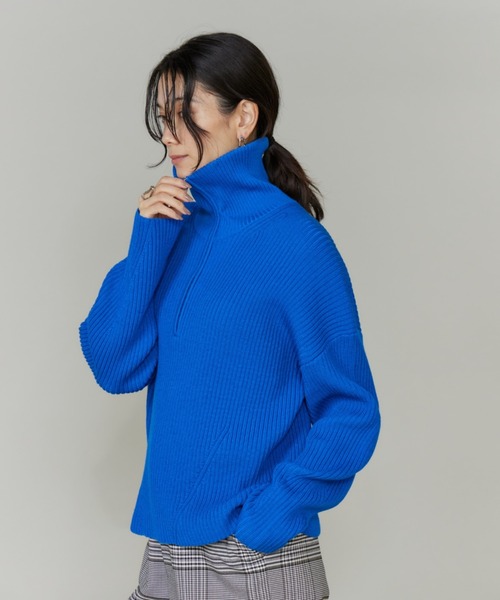 INED（イネド）の「BIOｰBLEND ハーフジッププルオーバーニット（ニット/セーター・レディース・オフホワイト/ブルー・9号）」の9枚目の写真